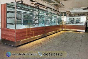 نمای زیبا از یخچال های شیرینی فروشی آریا