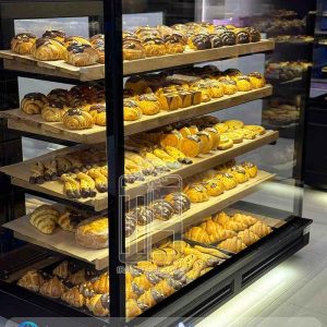 ویترین نان فانتزی ویولت - کافه گل و کیک و بیکری